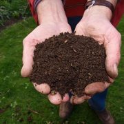 Jak vyrobit kompost vlastníma rukama